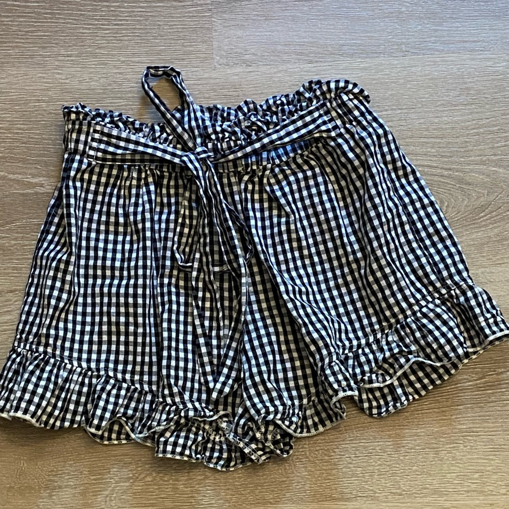 Ruffled shorts
